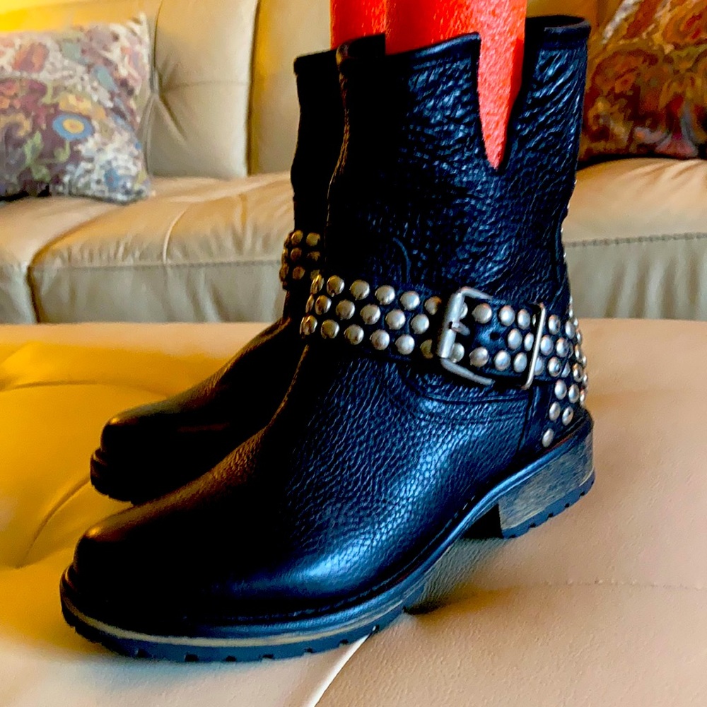 Steve Madden Frankie Studded Ankle Low Harness Boots Size 6 NWOT